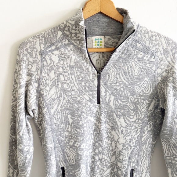 Title nine merino wool blend gray white printed long sleeve sweater dress size S - Picture 2 of 5